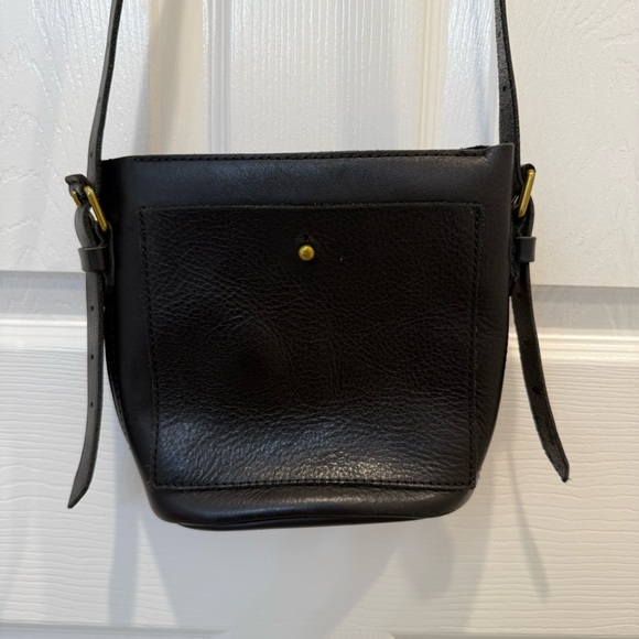 Madewell The Small Transport Bucket Bag - Picture 4 of 6